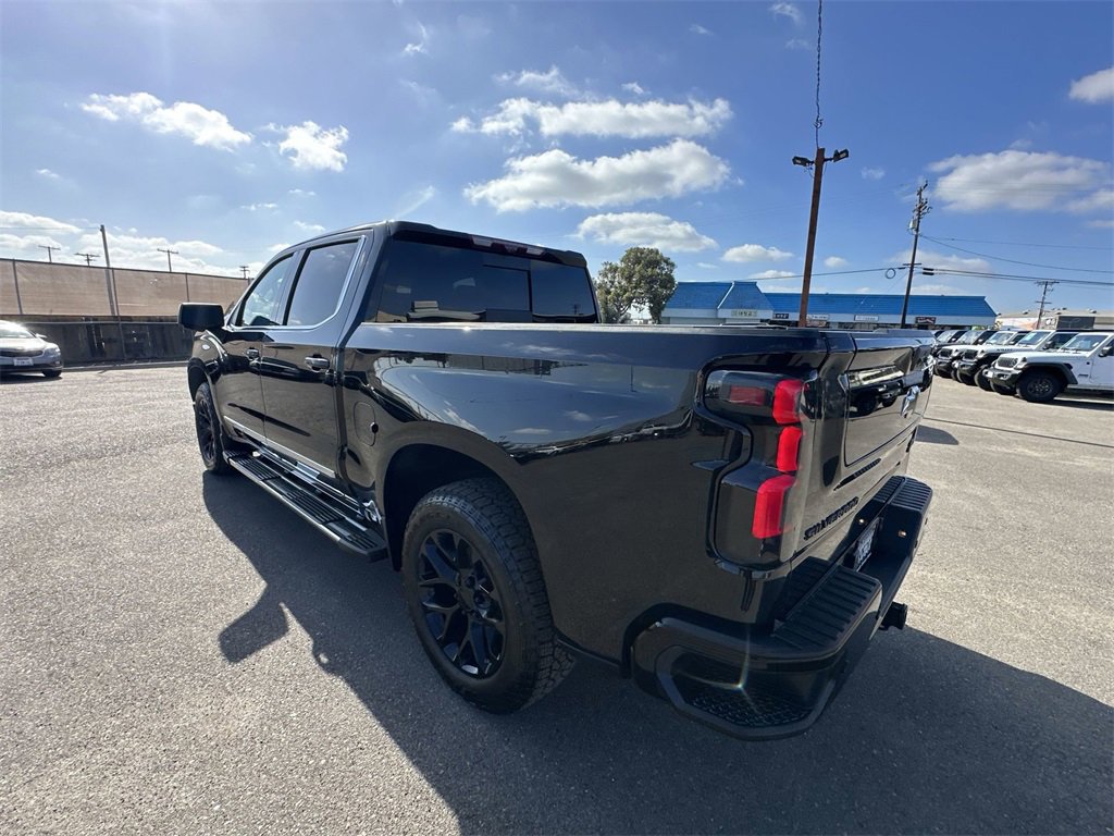 Used 2022 Chevrolet Silverado 1500 High Country w/ Technology Package image 32