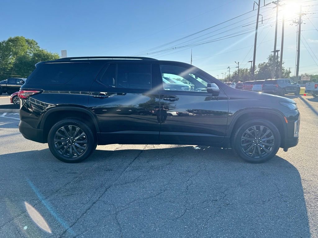 Used 2024 Chevrolet Traverse RS w/ LPO, Floor Liner Package AWD/4WD image 8