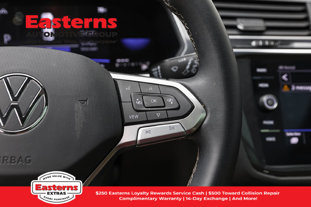 Used 2023 Volkswagen Tiguan SE AWD/4WD image 16