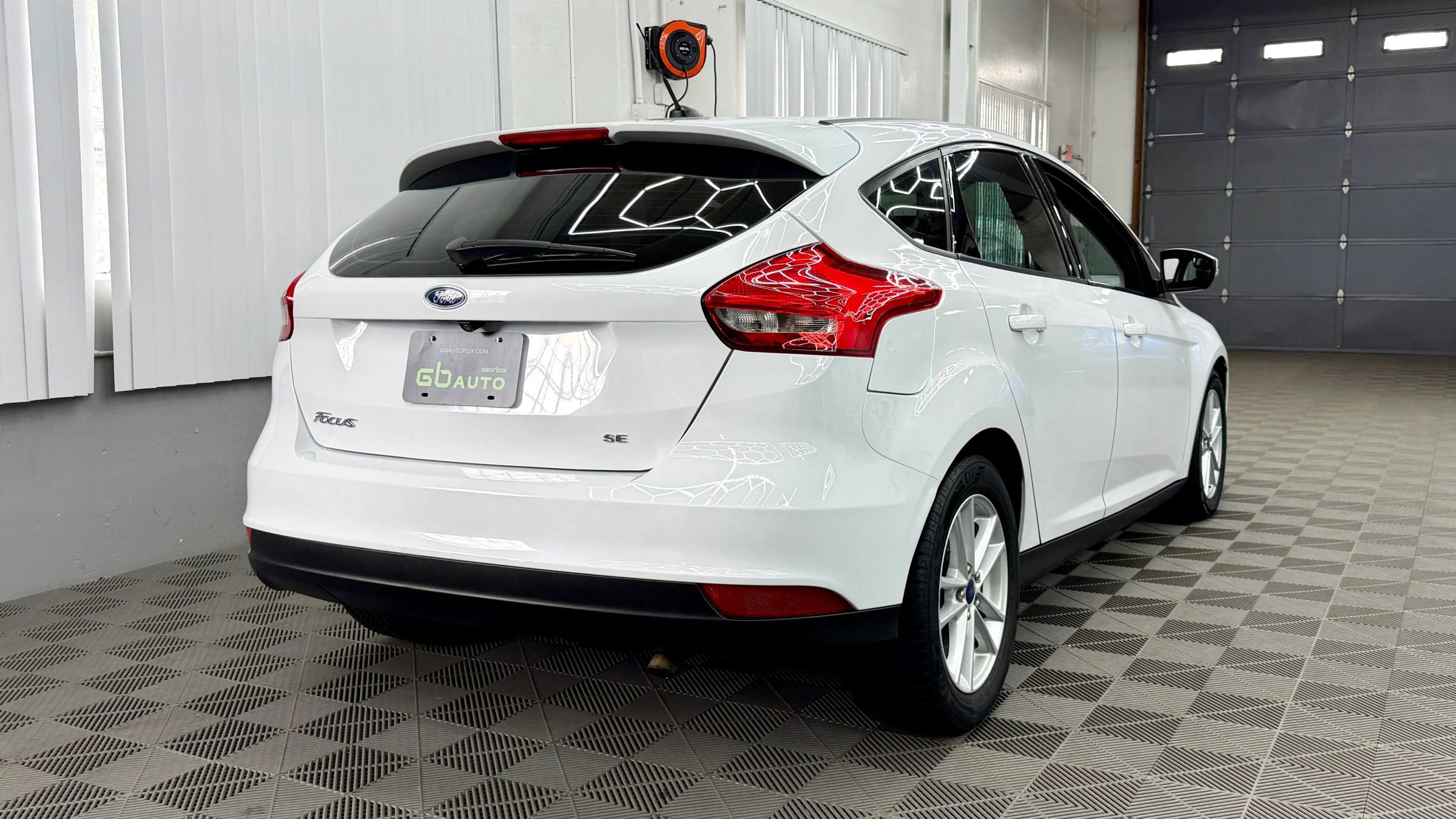 Used 2015 Ford Focus SE image 4