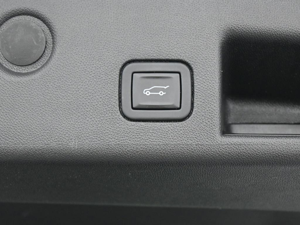 Used 2023 Chevrolet Equinox LT image 40