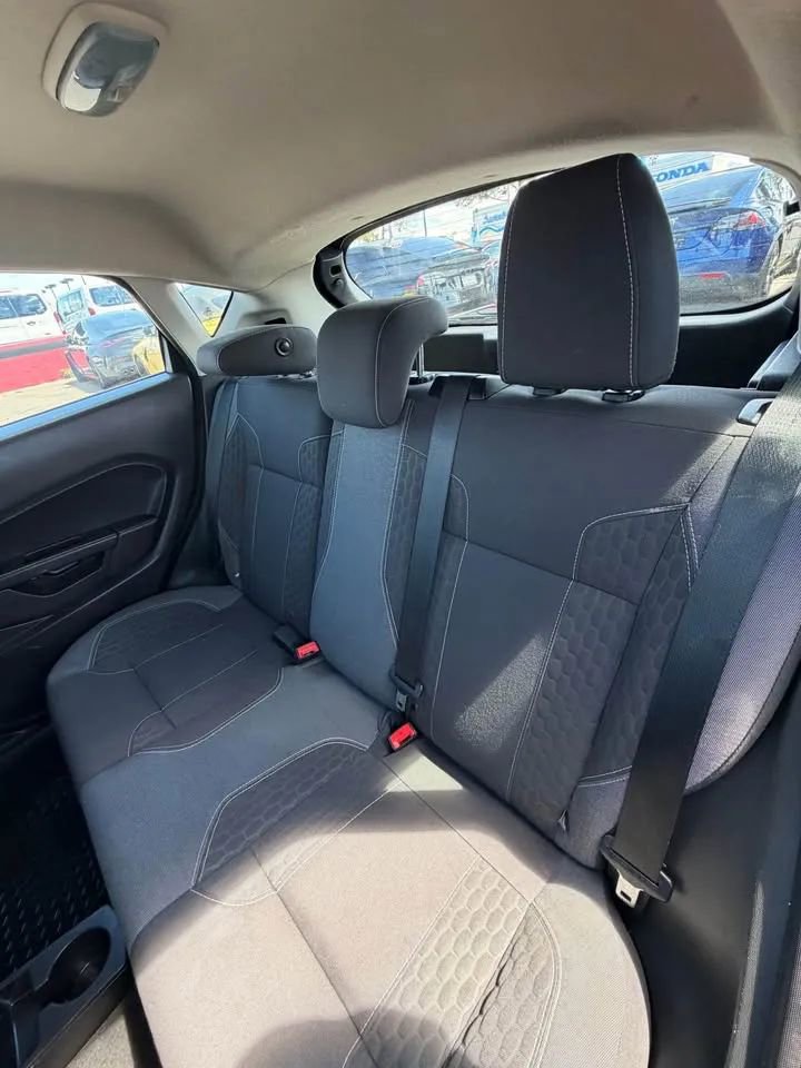Used 2014 Ford Fiesta SE w/ Equipment Group 201A image 8