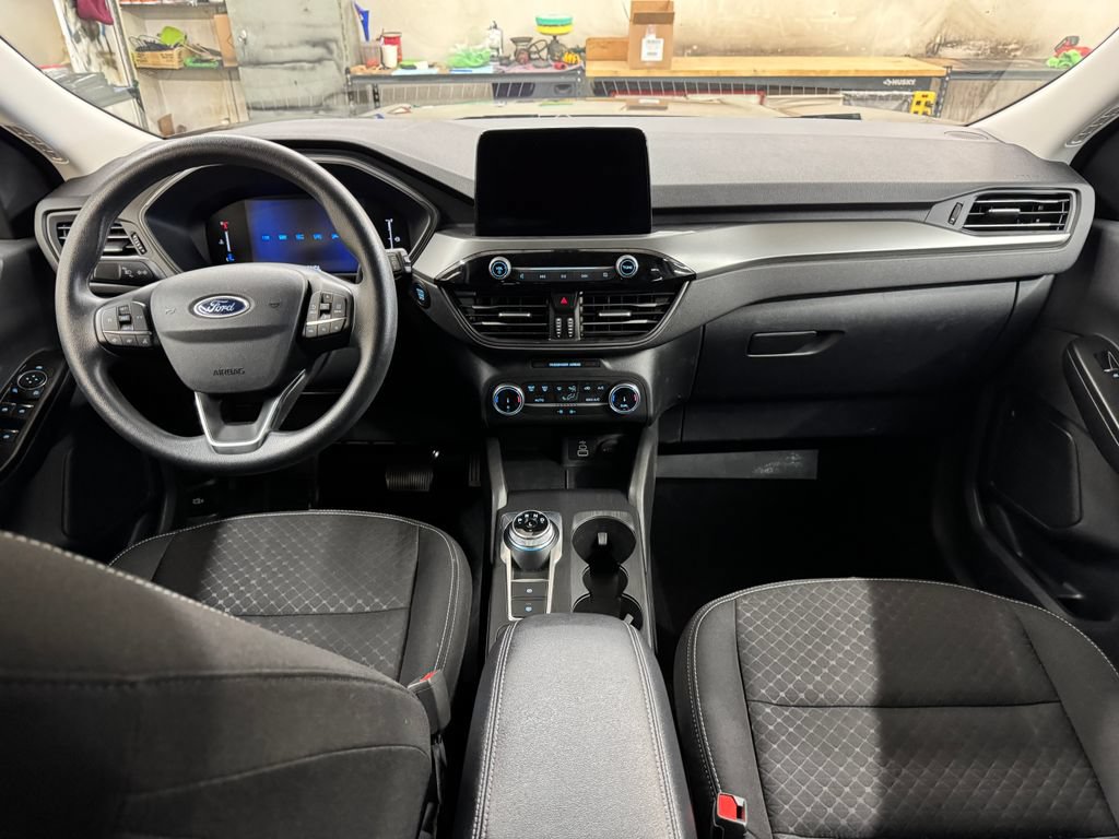 Used 2025 Ford Escape Active AWD/4WD image 18