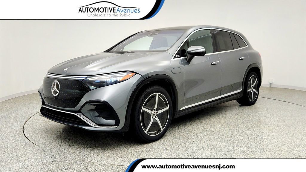 Used 2023 Mercedes-Benz EQS 580 4MATIC SUV image 1