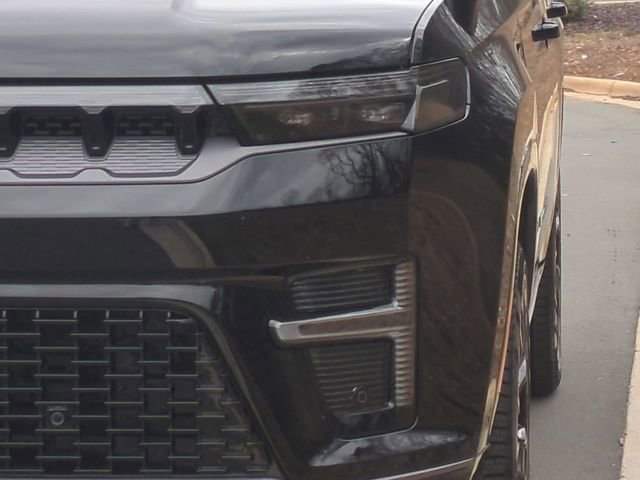 New 2026 Jeep Grand Wagoneer Summit image 17