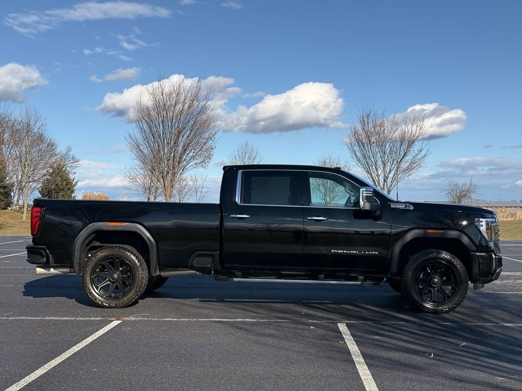 Used 2025 GMC Sierra 2500 Denali image 9