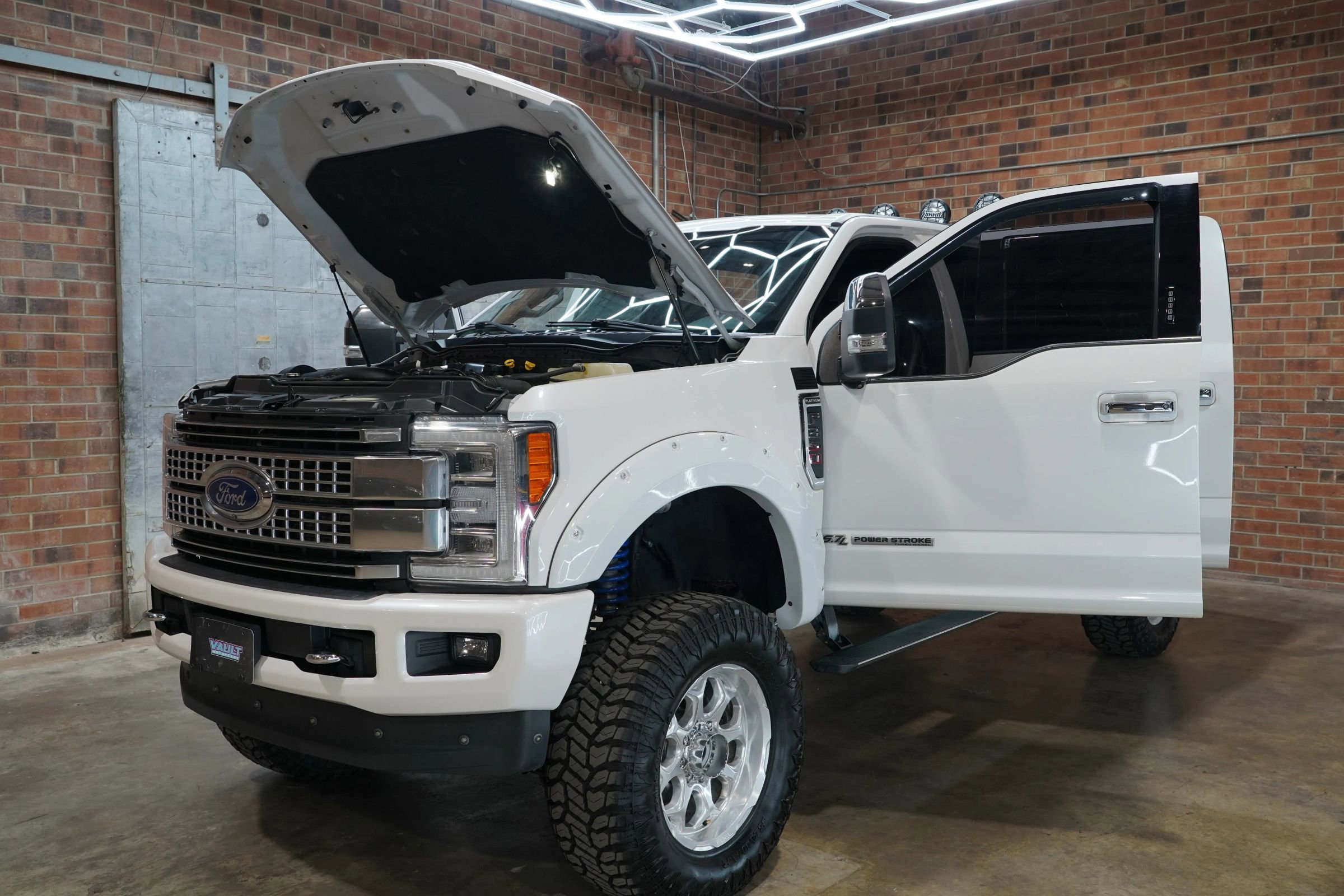 Used 2019 Ford F350 Platinum w/ Platinum Ultimate Package image 27
