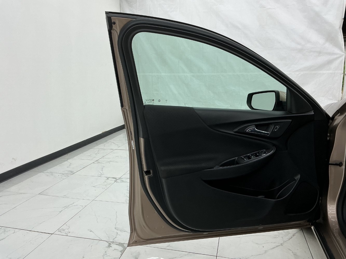 Used 2018 Chevrolet Malibu LT FWD image 18