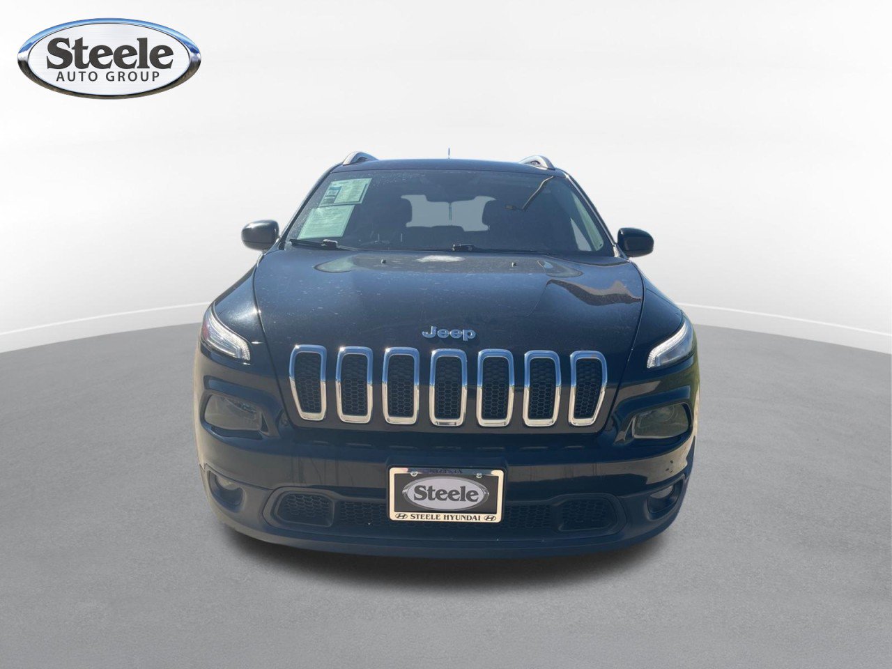 Used 2017 Jeep Cherokee Latitude FWD image 13