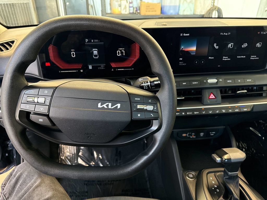 Certified 2025 Kia K4 FWD image 23