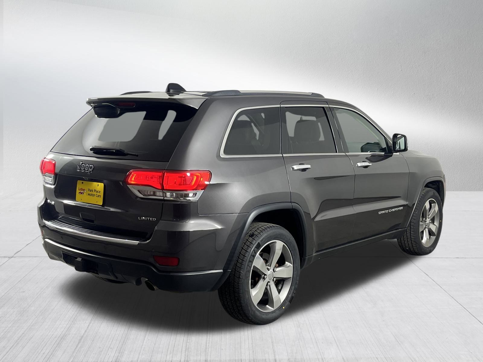 Used 2015 Jeep Grand Cherokee Limited w/ Trailer Tow Group IV image 7