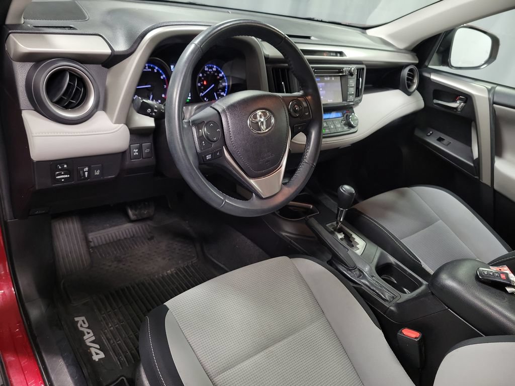Used 2018 Toyota RAV4 XLE AWD/4WD image 15