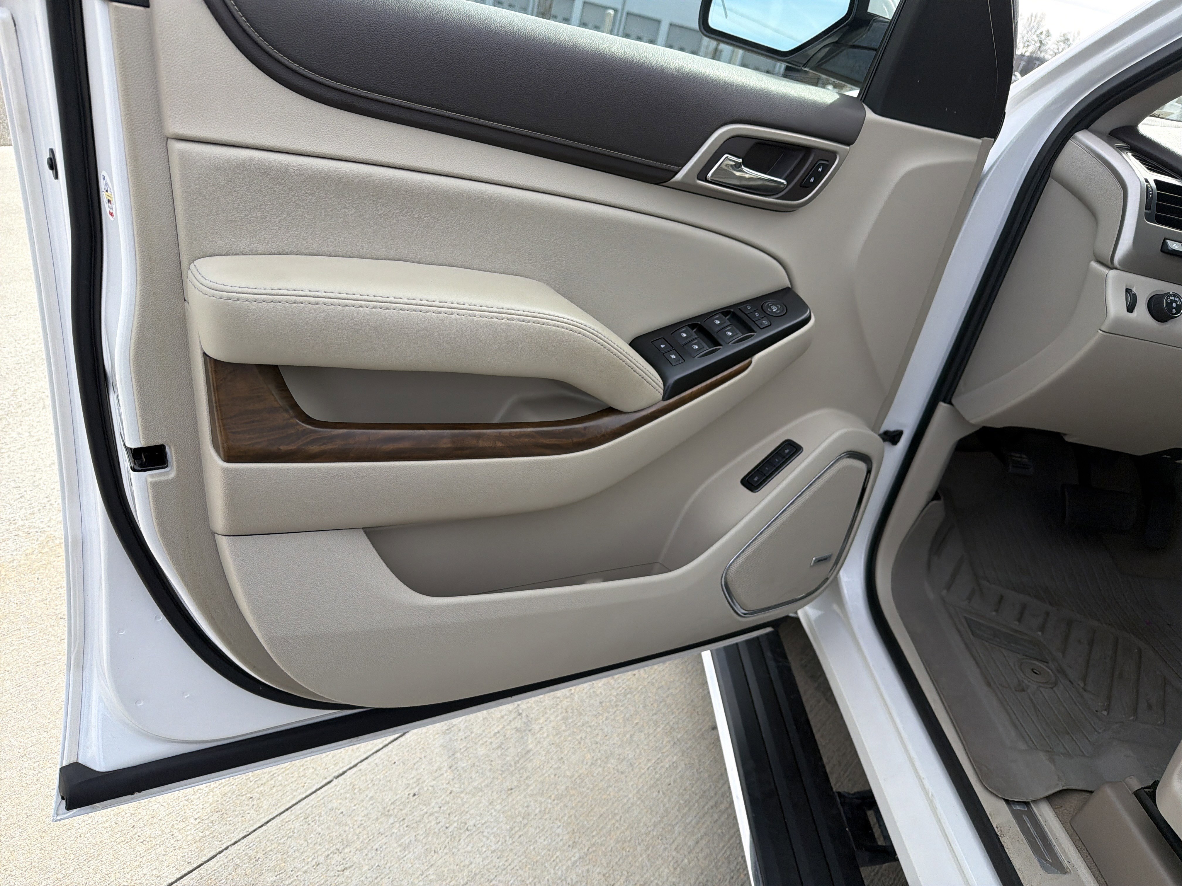 Used 2019 GMC Yukon Denali w/ Denali Ultimate Package image 14