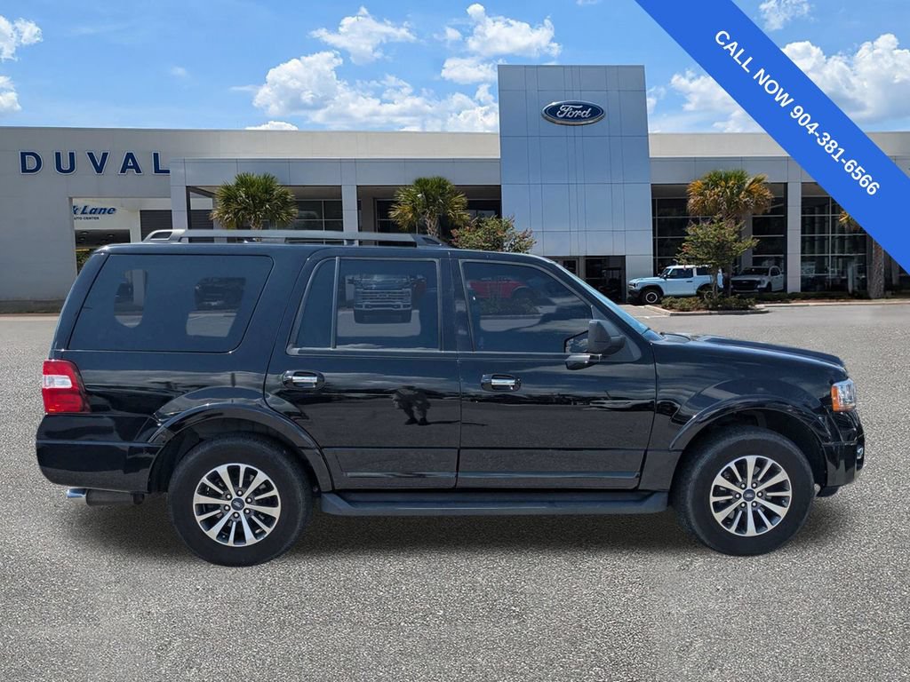 Used 2017 Ford Expedition XLT RWD image 3