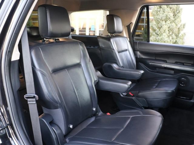 Used 2024 Ford Expedition XLT image 13