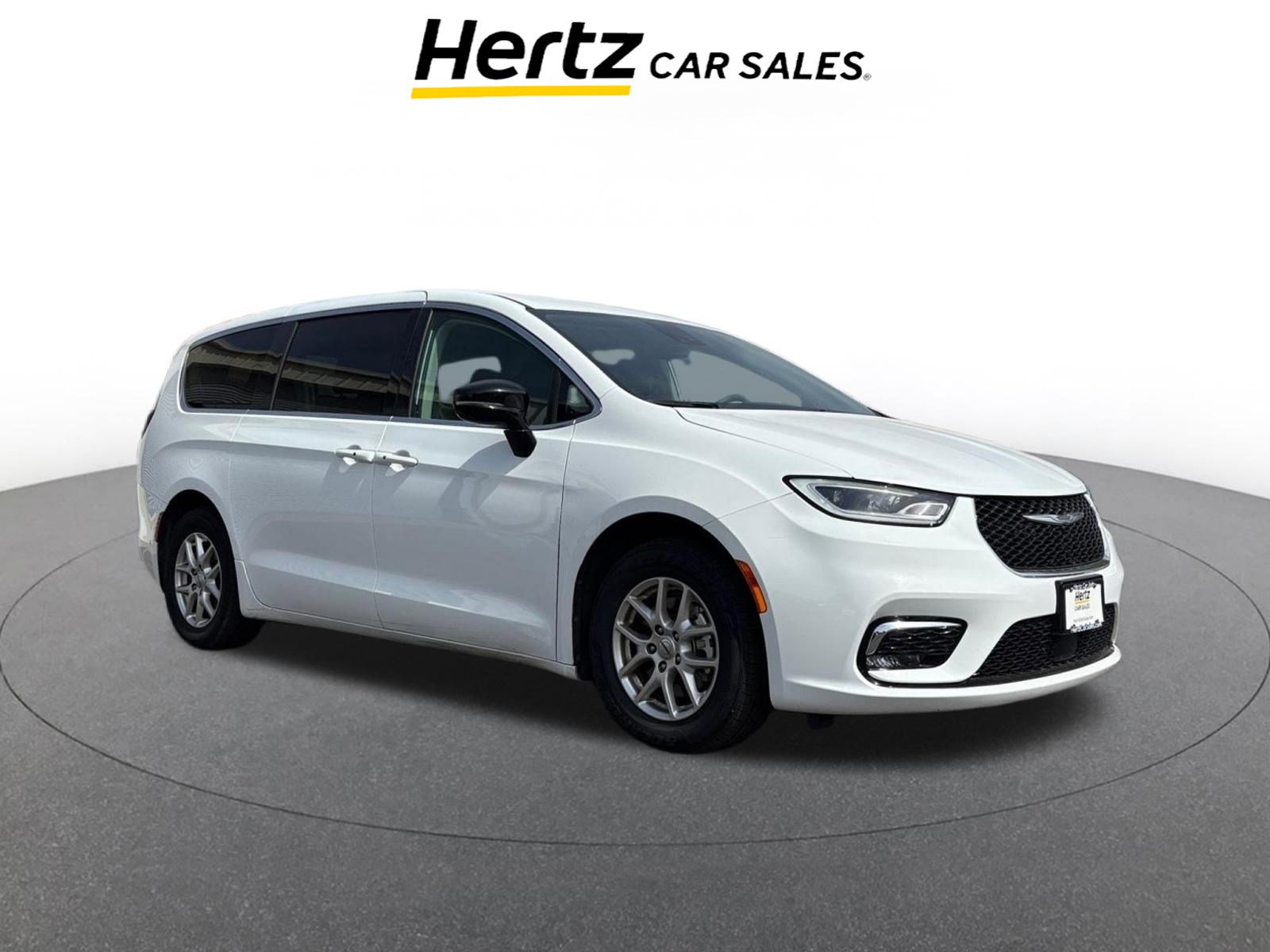 Used 2024 Chrysler Pacifica Touring-L image 1