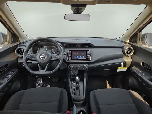 New 2025 Nissan Kicks Play S image 6