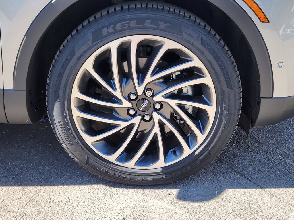 Used 2020 Lincoln Nautilus Reserve w/ Equipment Group 201A AWD/4WD image 15