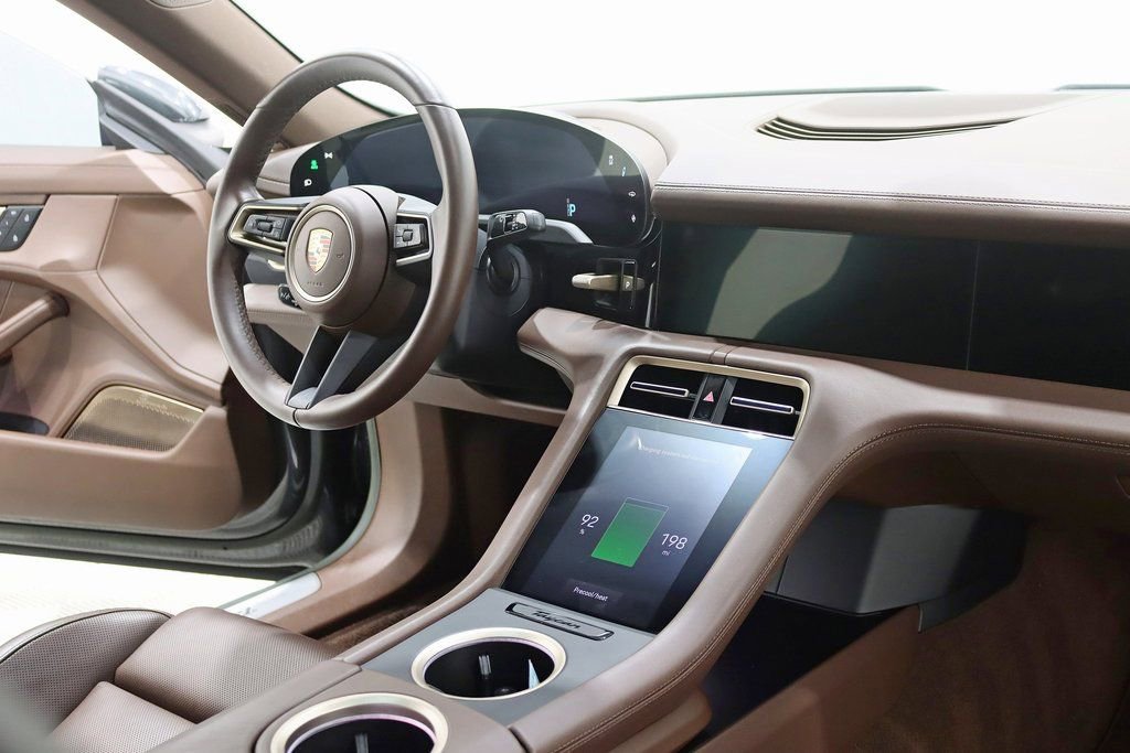 Used 2022 Porsche Taycan 4S image 34