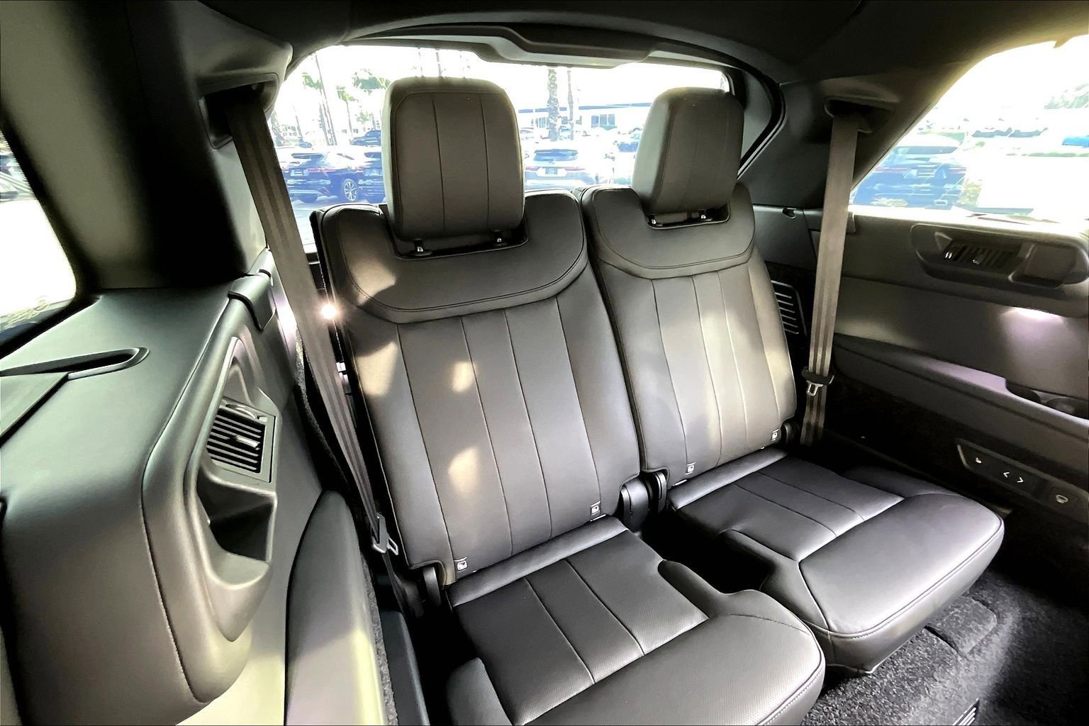 Certified 2025 Land Rover Range Rover Long Wheelbase SE image 27