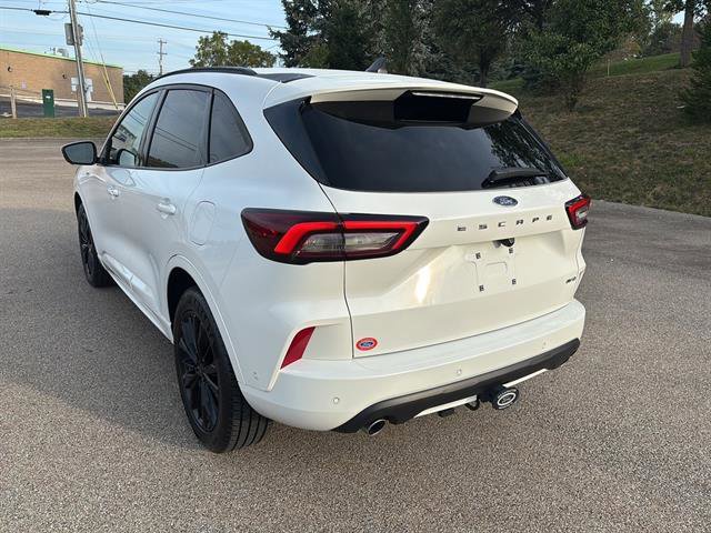 Certified 2023 Ford Escape ST-Line Elite w/ Premium Technology Package image 2