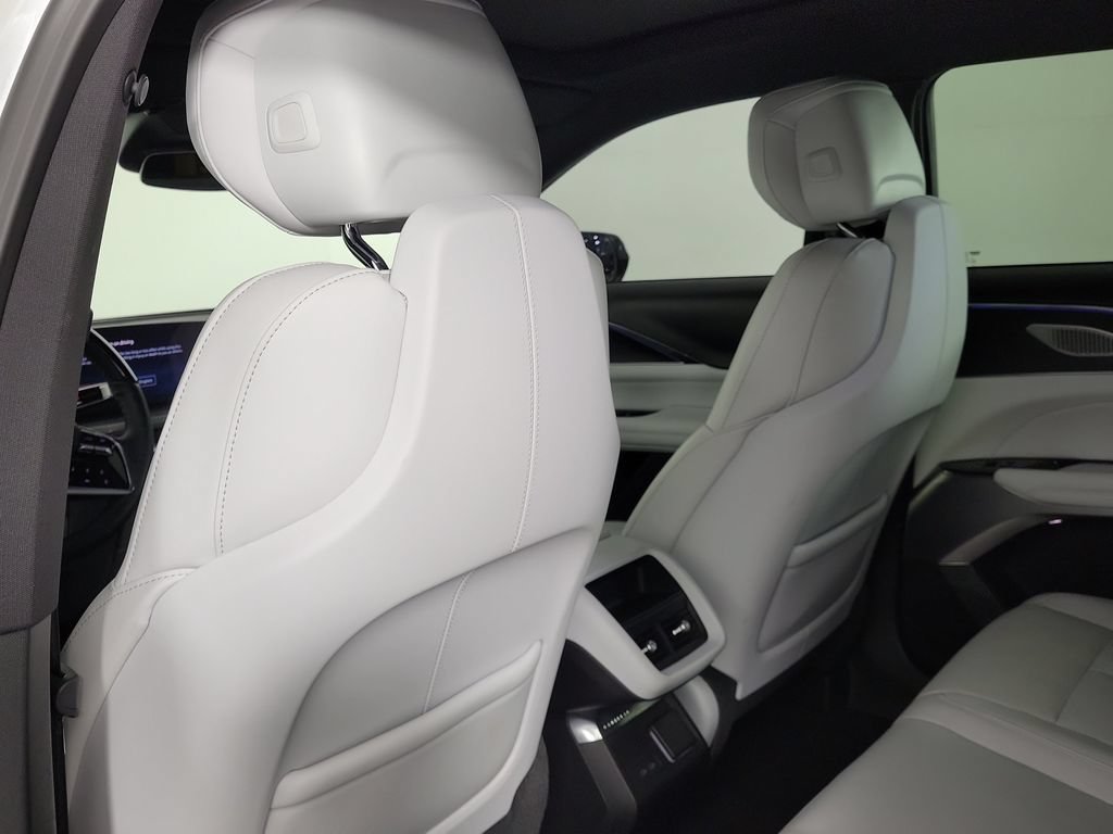 Used 2024 Cadillac Lyriq Sport AWD/4WD image 13
