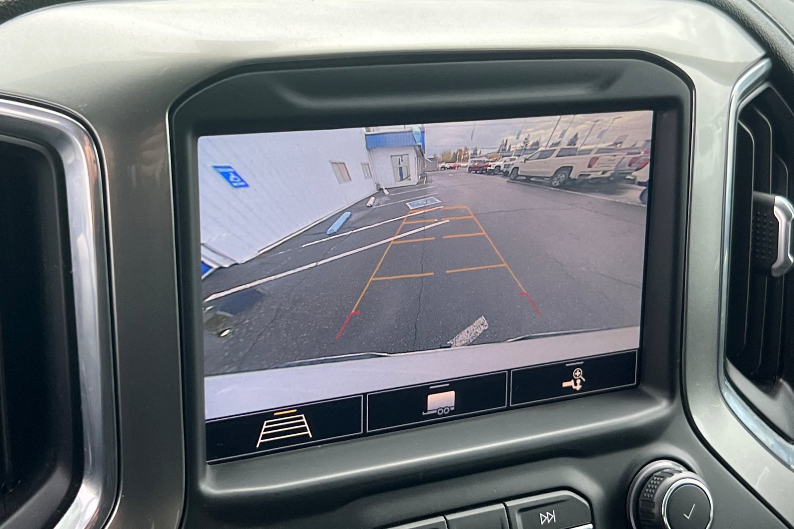 Used 2020 Chevrolet Silverado 1500 RST image 15