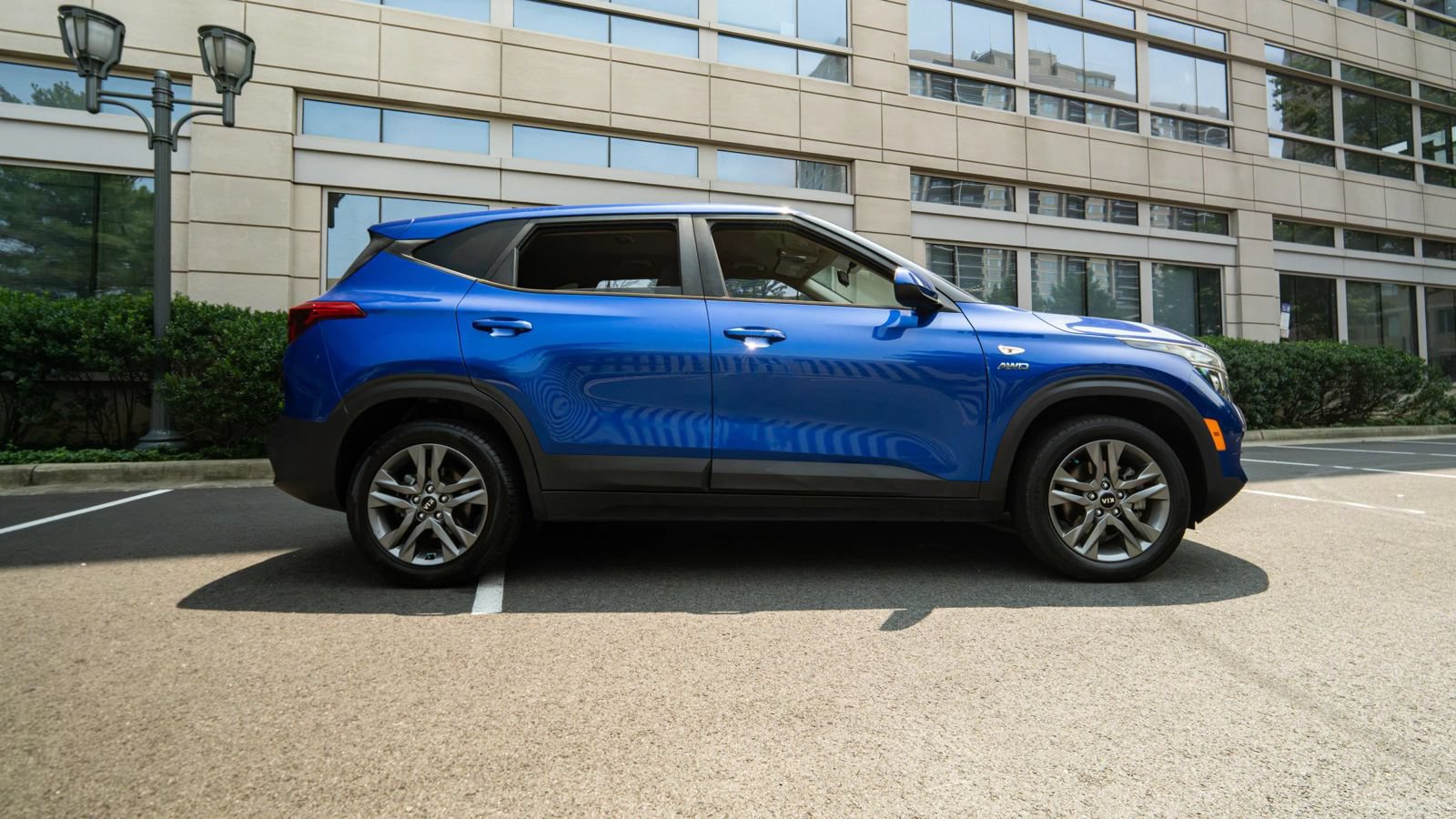 Used 2021 Kia Seltos LX AWD/4WD image 2