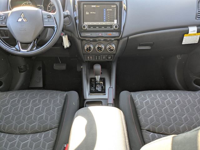 Used 2026 Mitsubishi Outlander Sport LE image 17