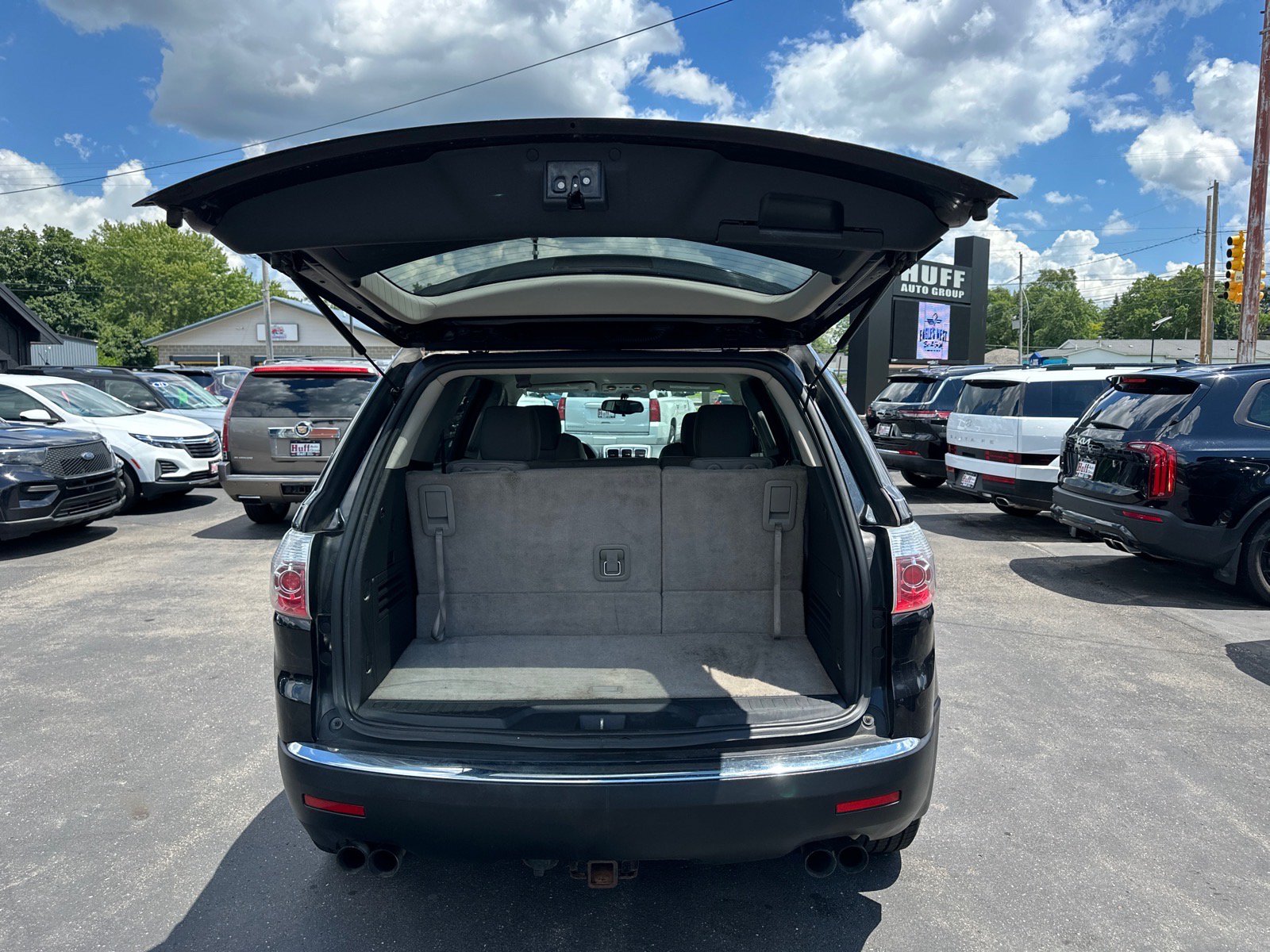 Used 2011 GMC Acadia SL w/ Preferred Package FWD image 10