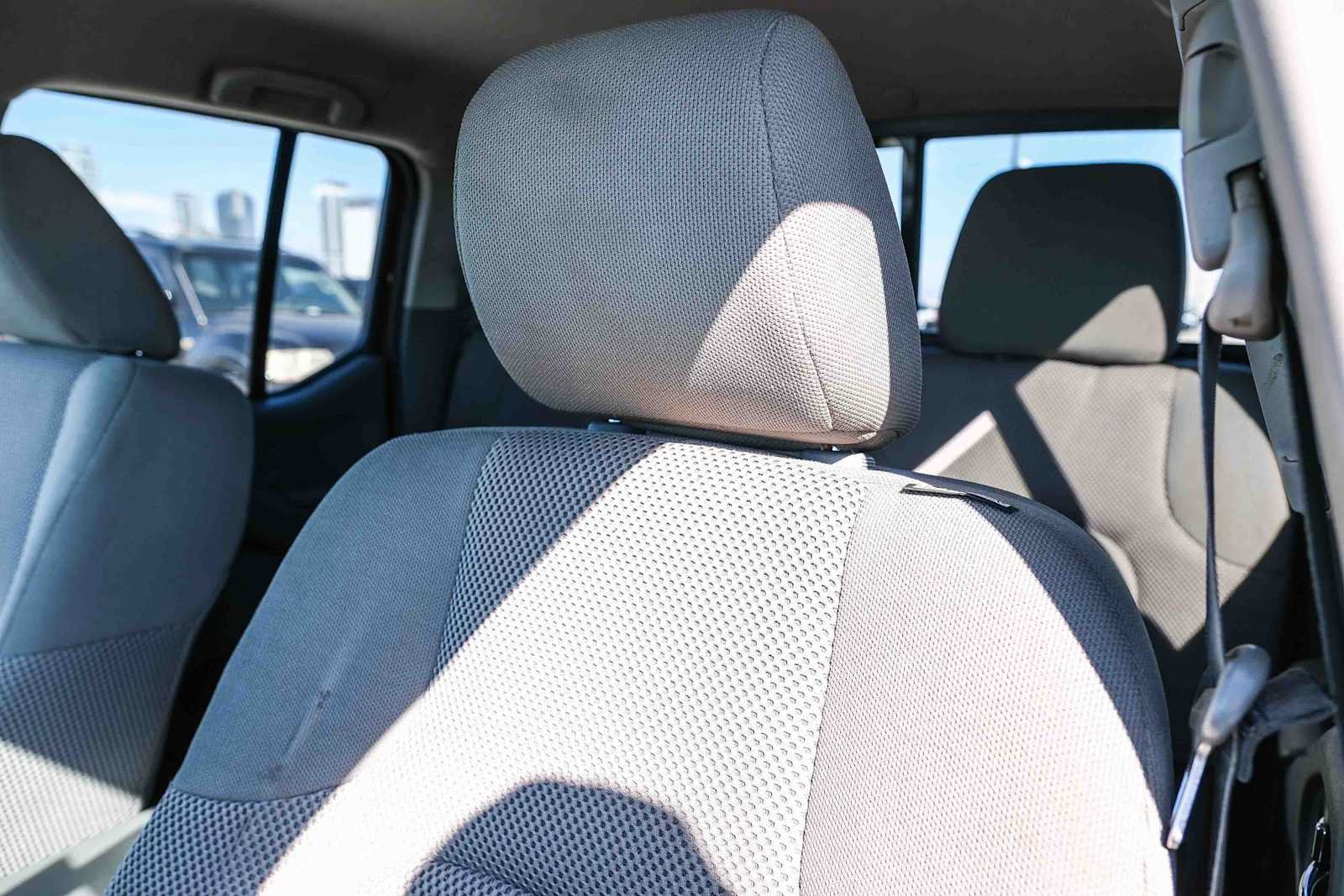 Used 2020 Nissan Frontier SV RWD image 22