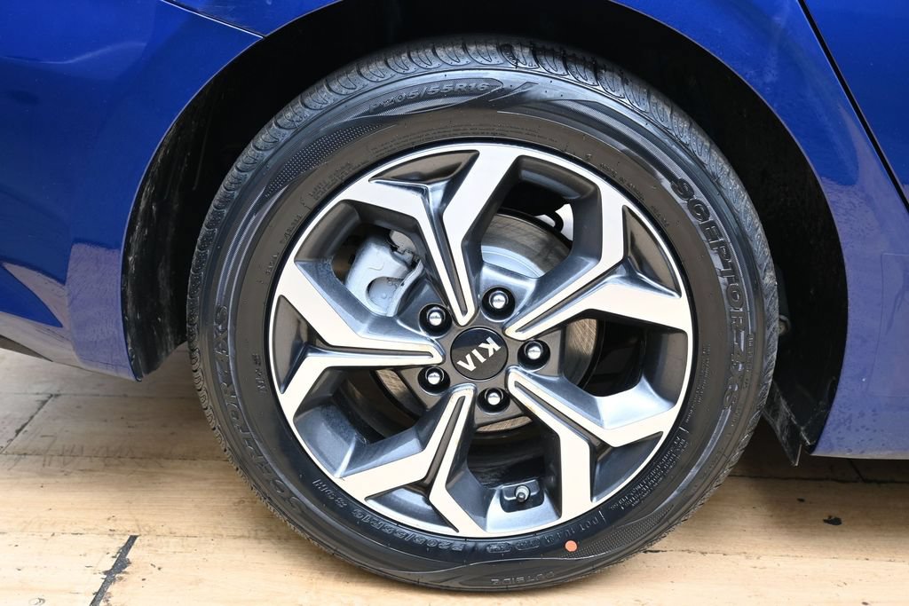 Used 2020 Kia Forte LXS FWD image 13