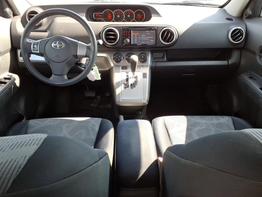 Used 2012 Scion xB FWD image 11