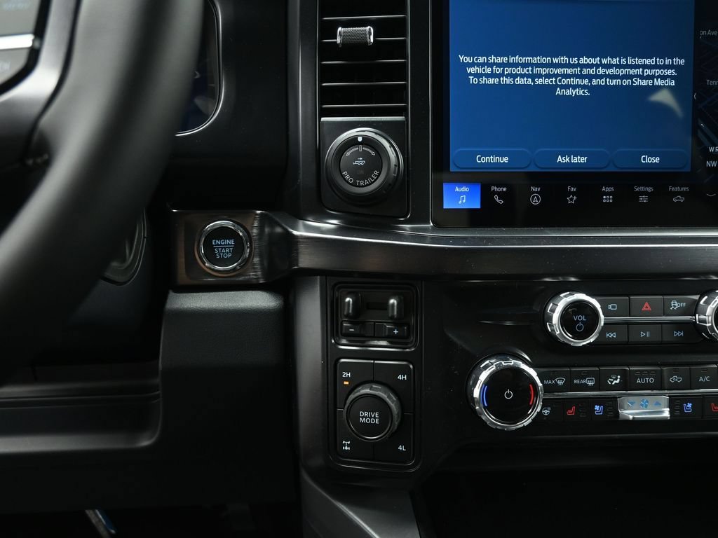 New 2026 Ford F250 Lariat w/ Black Appearance Package AWD/4WD image 16