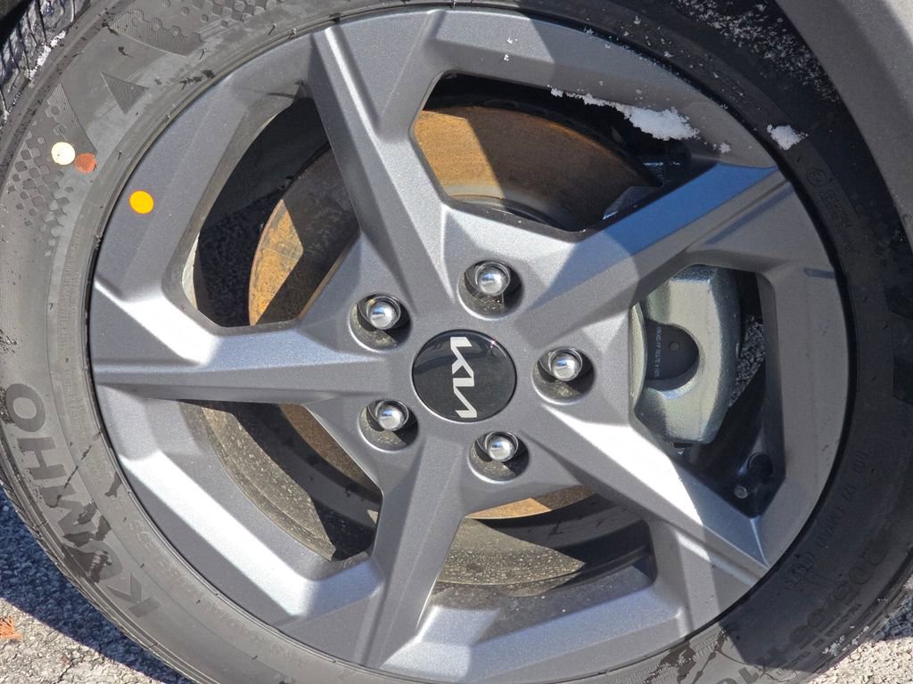 New 2025 Kia K4 LXS image 8