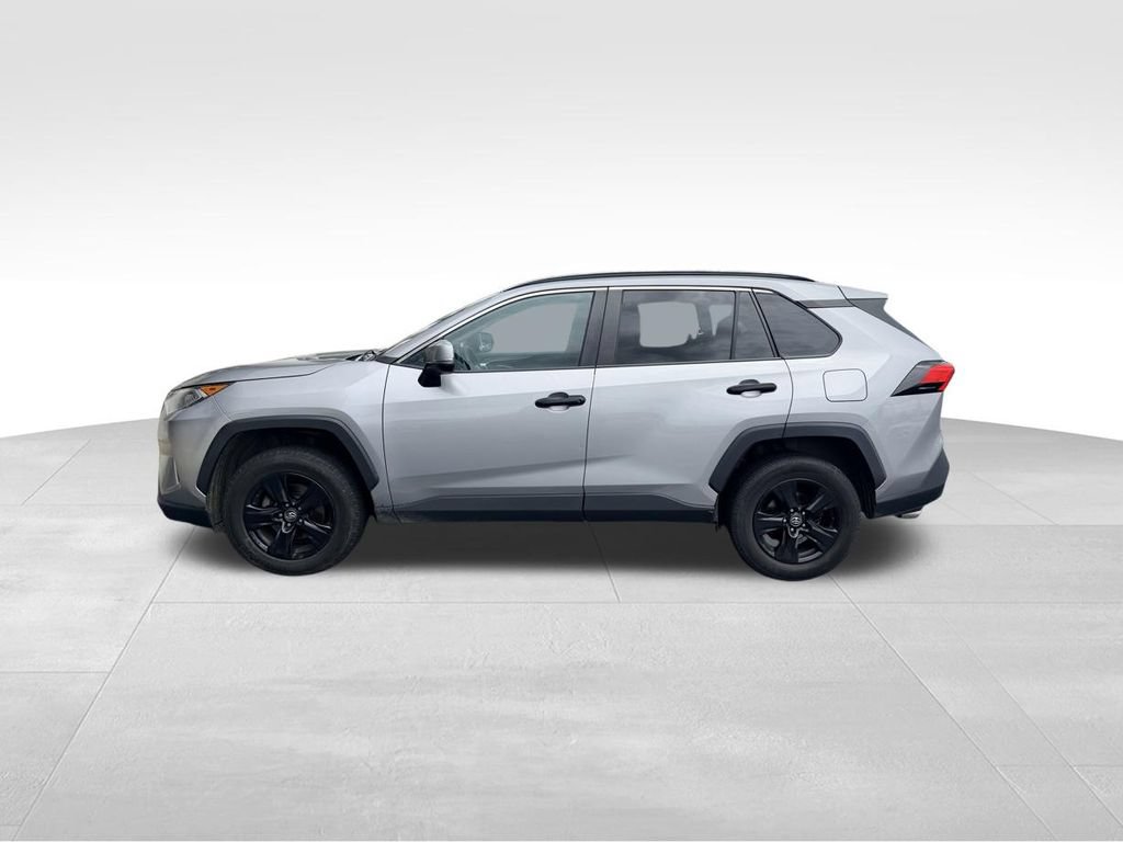 Used 2020 Toyota RAV4 XLE w/ Convenience Package FWD image 6