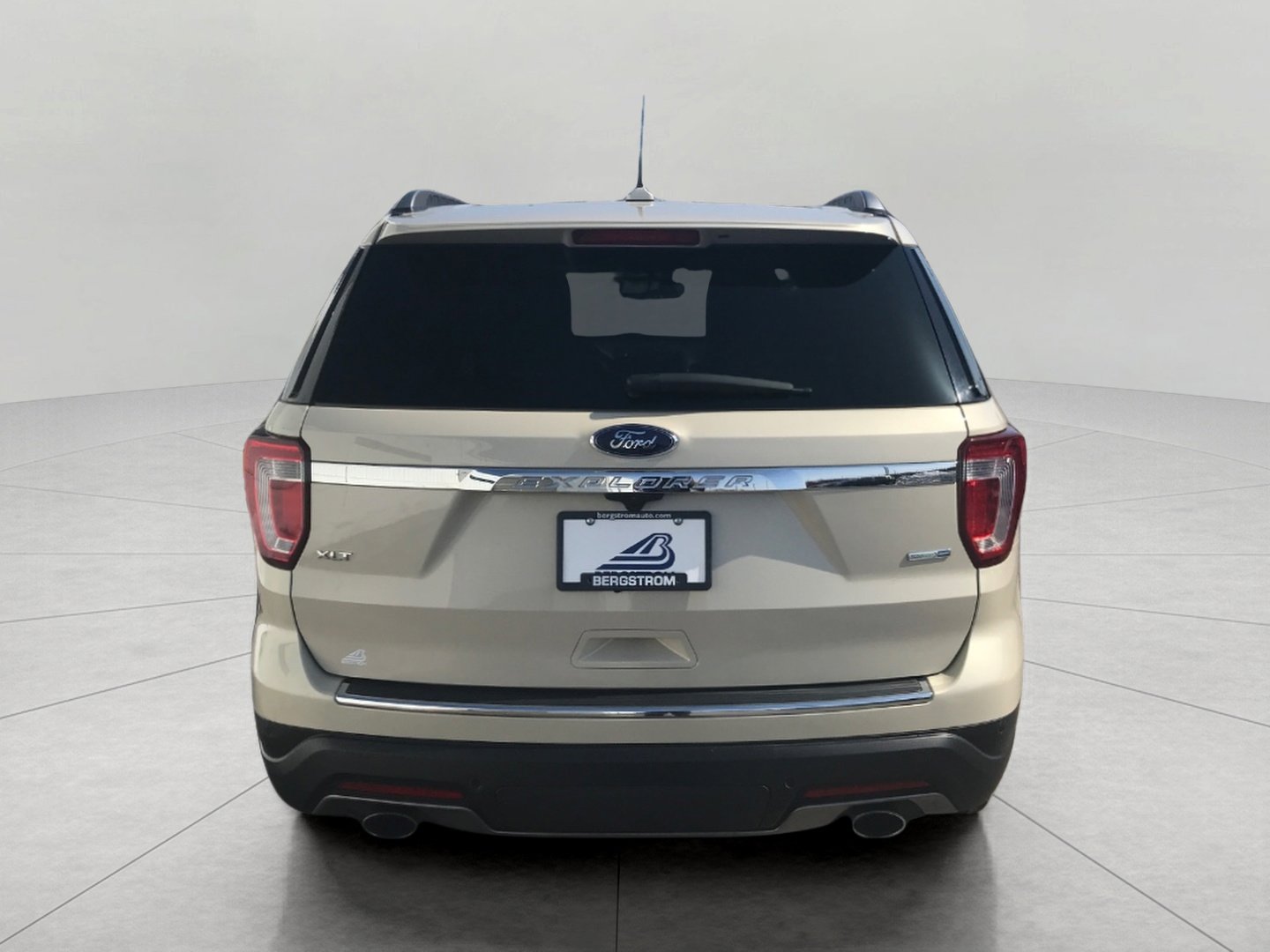 Used 2018 Ford Explorer XLT w/ Equipment Group 202A image 29