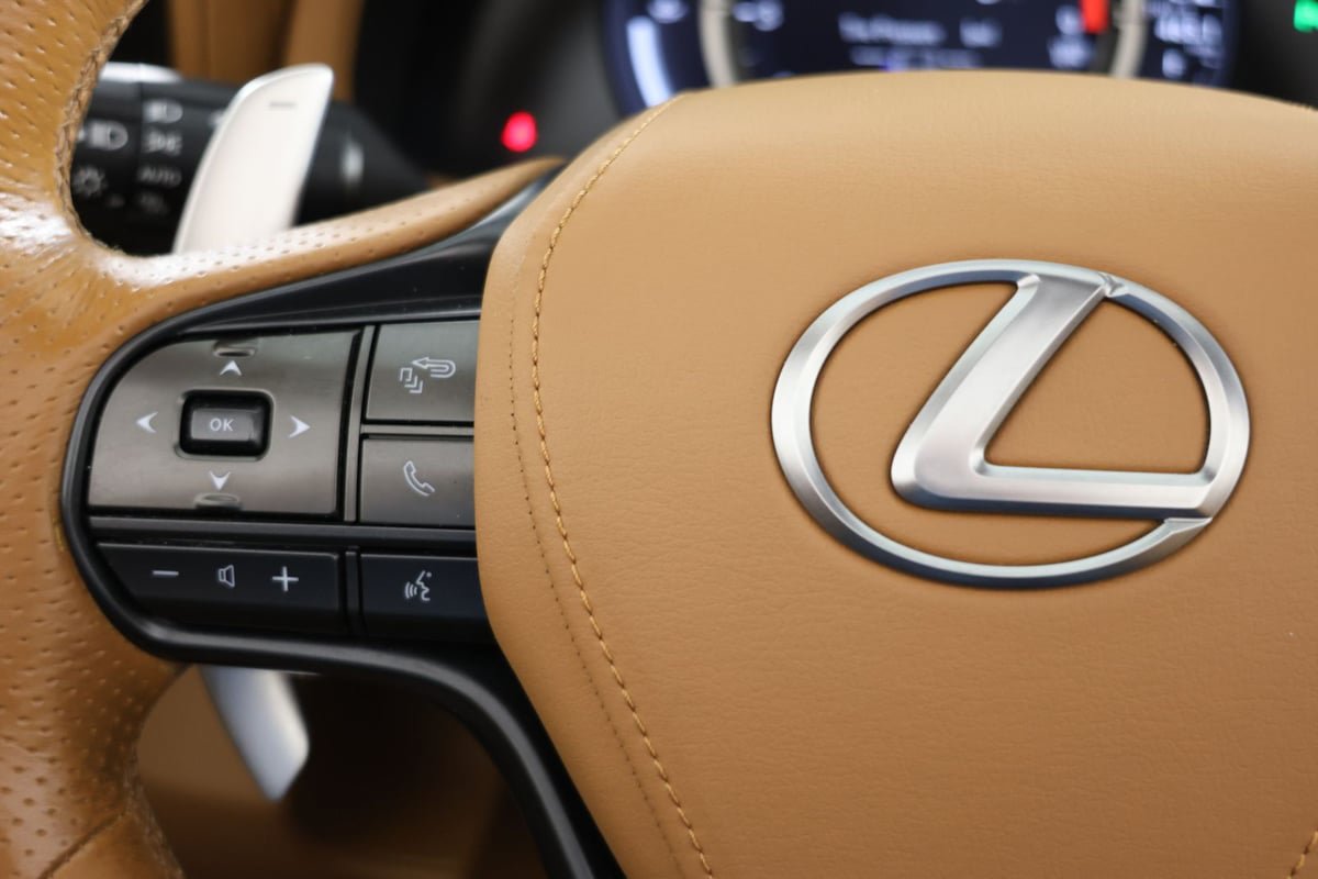 Used 2022 Lexus LC 500 Convertible w/ Touring Package RWD image 29