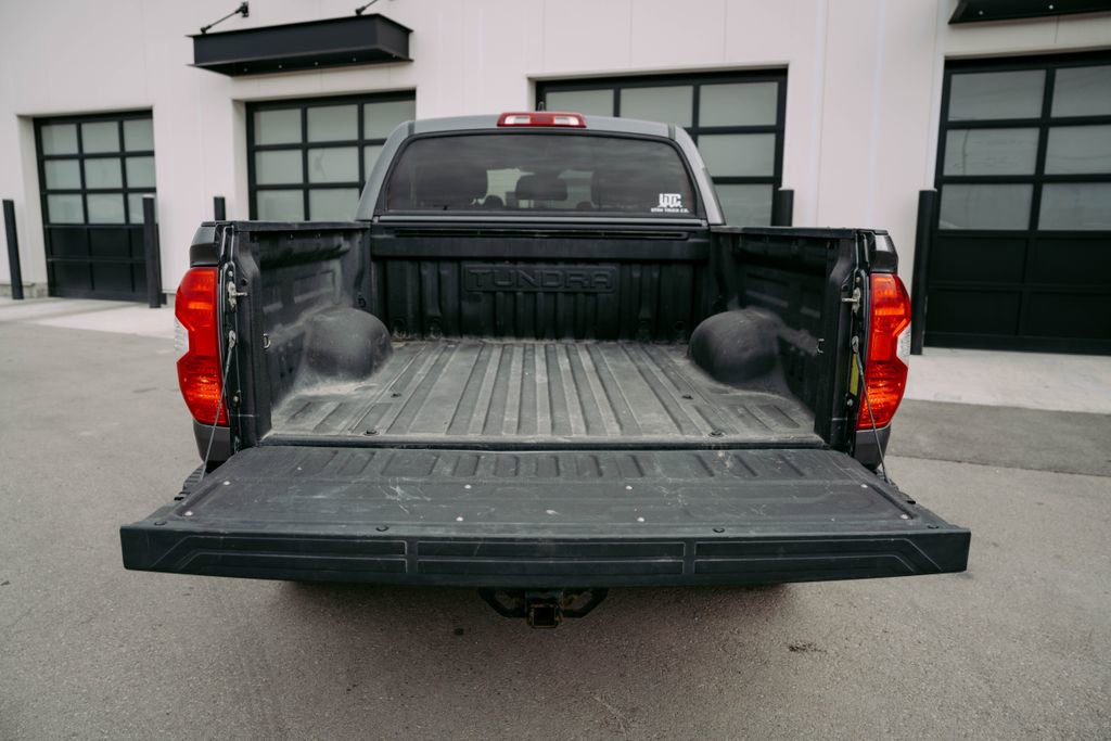 Used 2021 Toyota Tundra Platinum image 9
