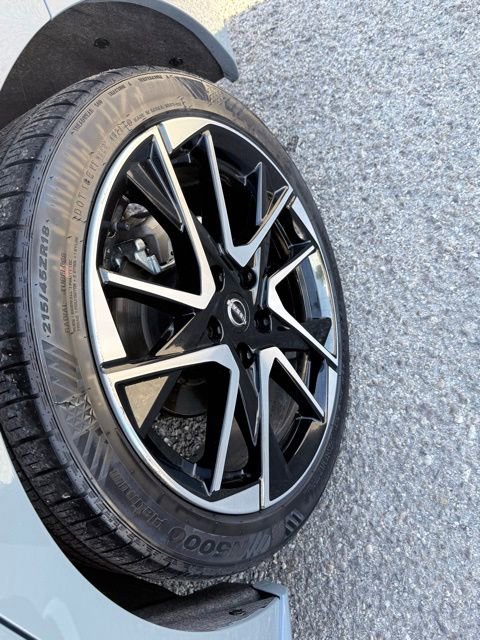 Used 2024 Nissan Sentra SR FWD image 19