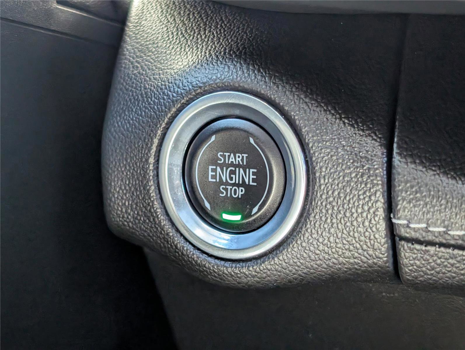 Used 2023 Buick Envision Essence image 24