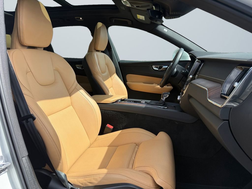 Used 2021 Volvo XC60 T5 Inscription w/ Advanced Package image 15