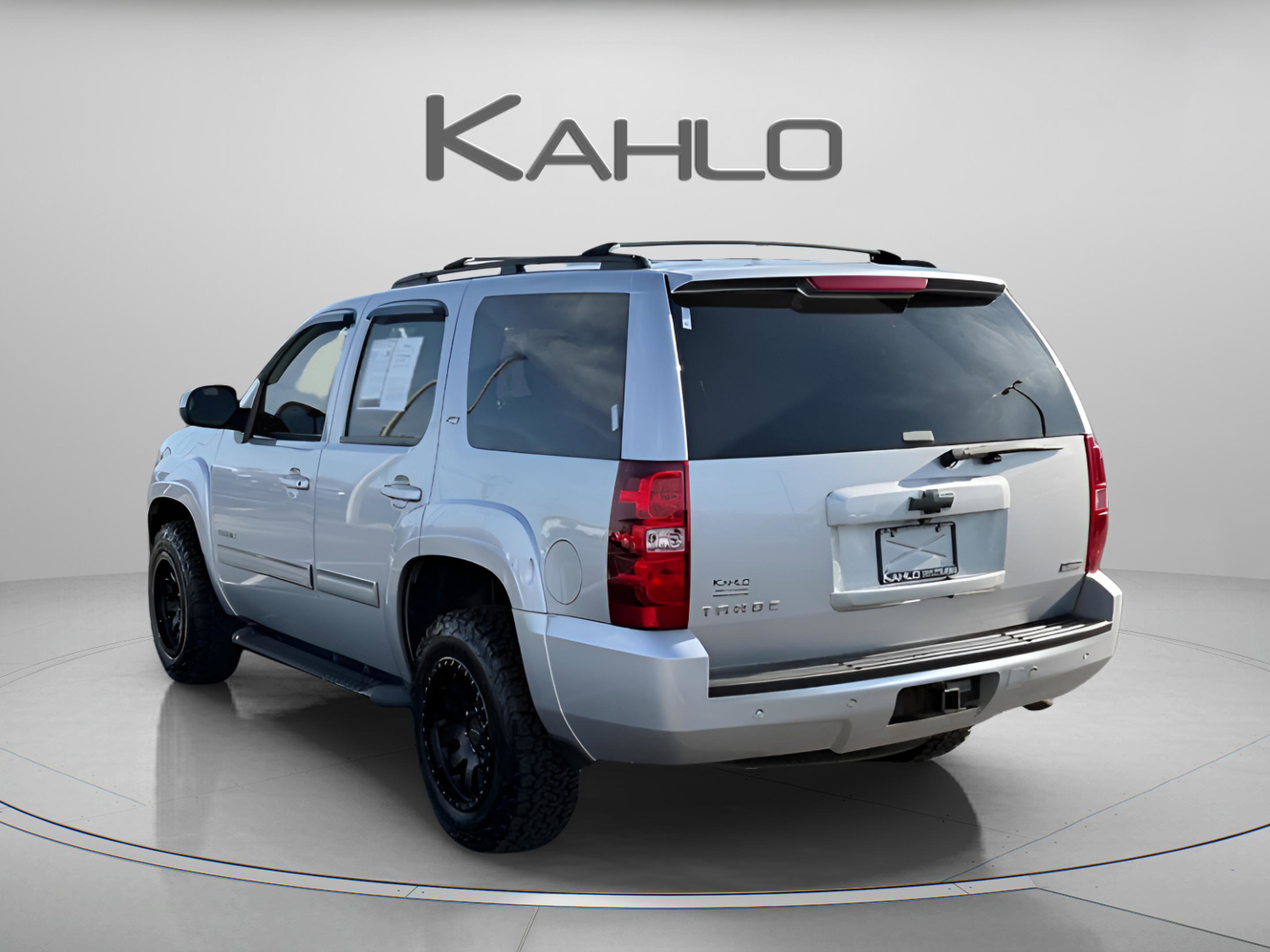 Used 2011 Chevrolet Tahoe LT w/ Luxury Package image 2