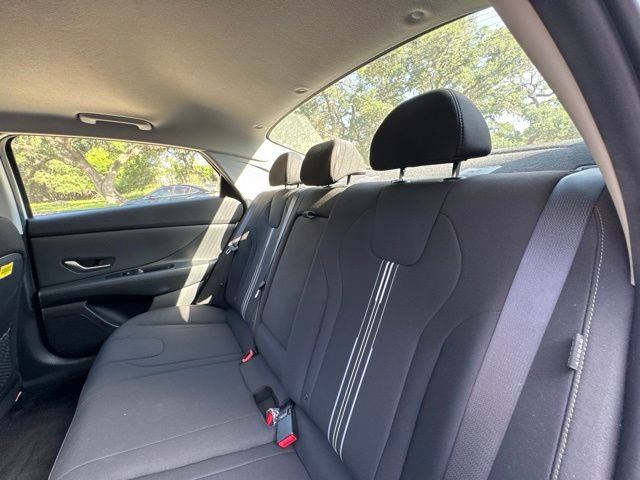 Used 2025 Hyundai Elantra SEL FWD image 15