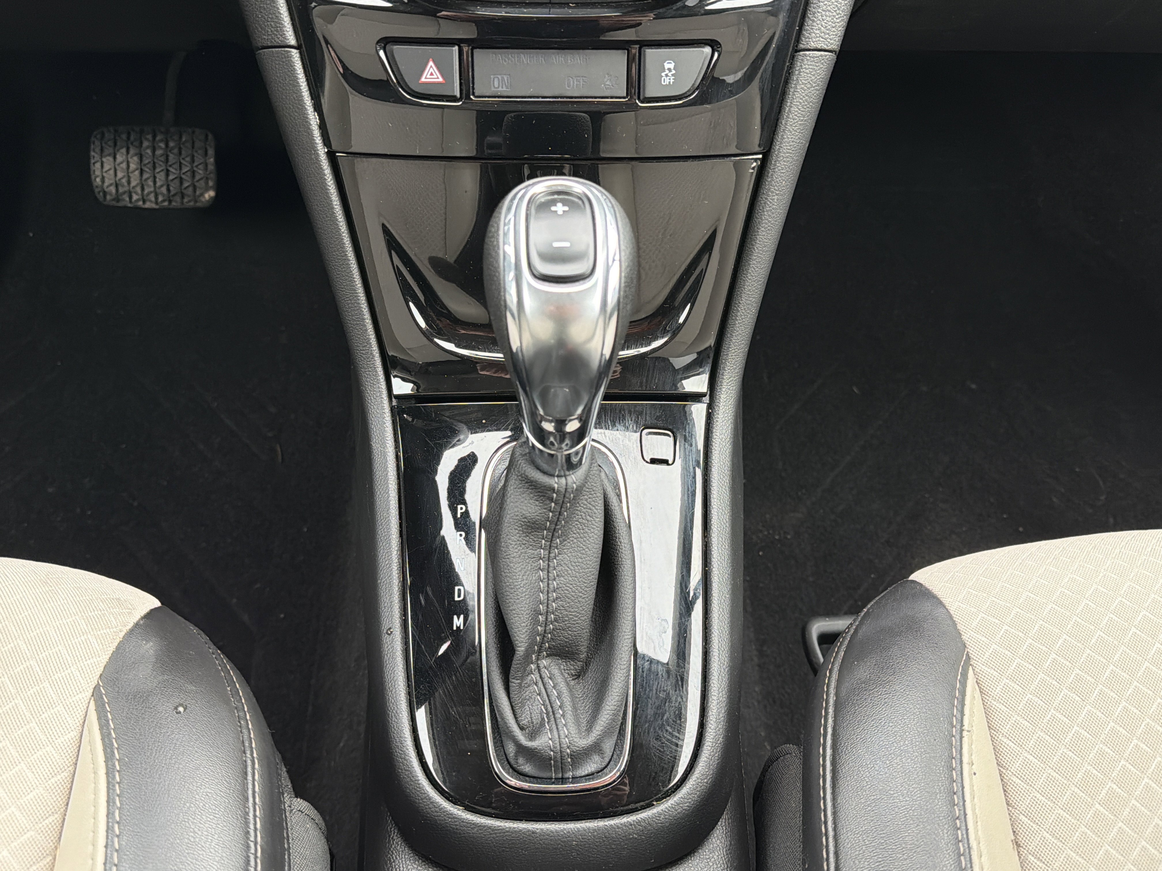 Used 2020 Buick Encore Sport Touring w/ Safety Package image 21