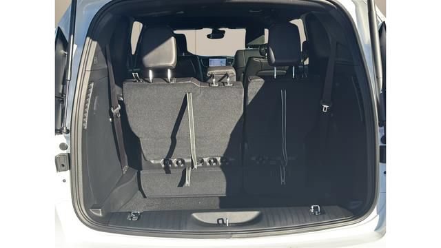 New 2026 Chrysler Pacifica Select FWD image 15