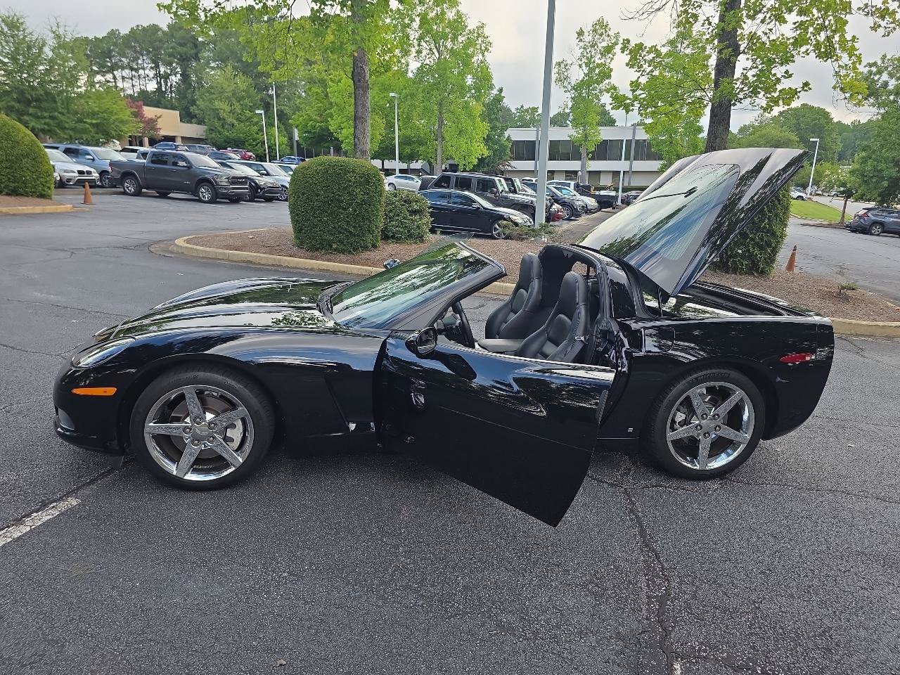 Used 2006 Chevrolet Corvette Coupe w/ Preferred Equipment Group RWD image 27