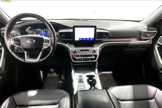 Used 2020 Ford Explorer XLT w/ Equipment Group 202A image 7