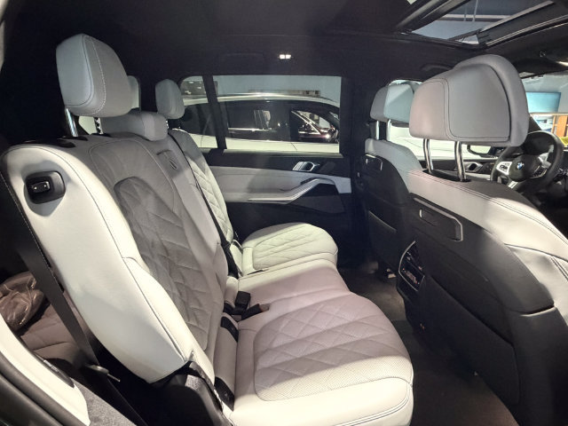 New 2026 BMW X7 xDrive40i w/ M Sport Package AWD/4WD image 27