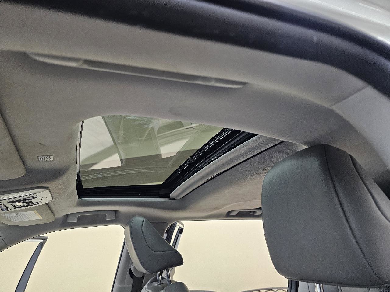 Used 2021 Toyota Highlander XLE image 39